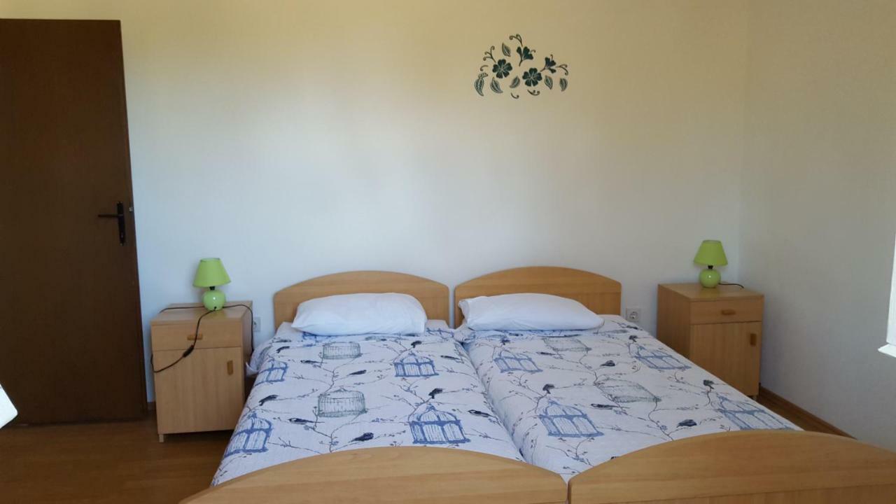 Vacation Home Ivan Kasic ภายนอก รูปภาพ